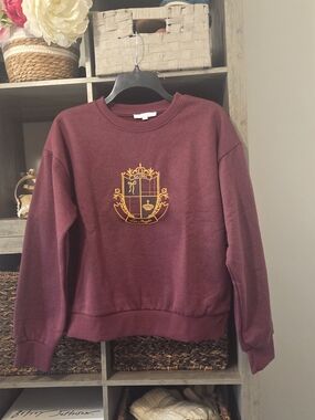 iris Maroon Ribbed Crewneck Sweatshirt